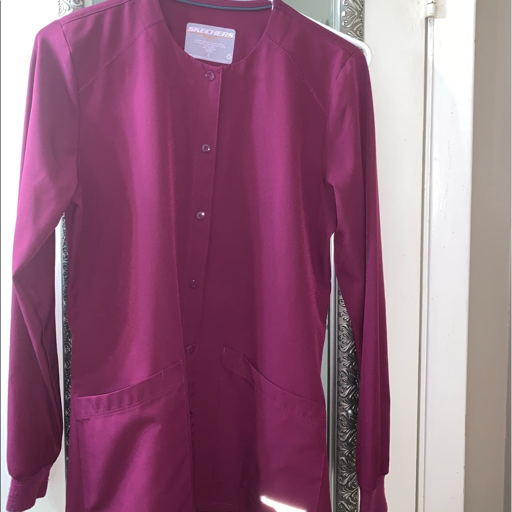 Sketchers wine scrub colored jacket